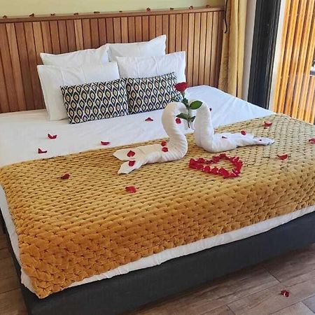 Maison Le Patio Jacuzzi Сен Дьони Екстериор снимка